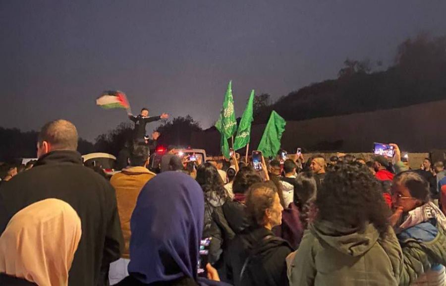 مسيرات حاشدة في رام الله ابتهاجا بتحرر الاسيرات والاسرى ضمن صفقة التبادل